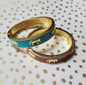 Set of 2 bangle bracelets.